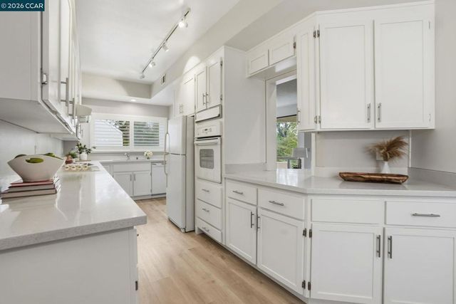 1221 Avenida Sevilla 1B, Walnut Creek, CA 94595