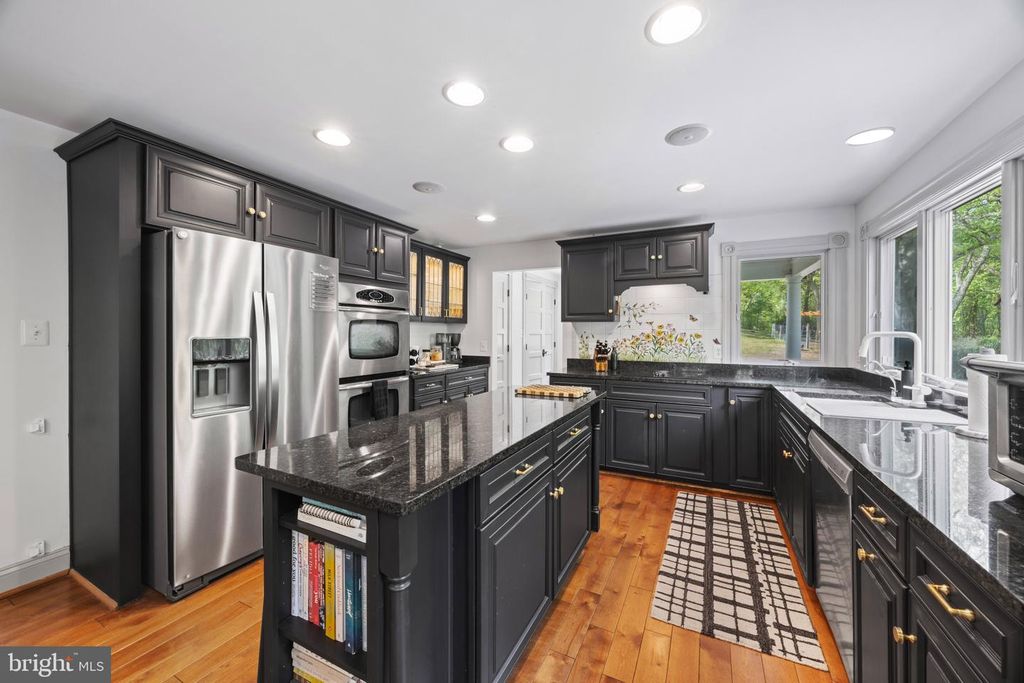 Image 14 of property listing at 14401 WINDY OAK CIR, Upper Marlboro, MD 20772