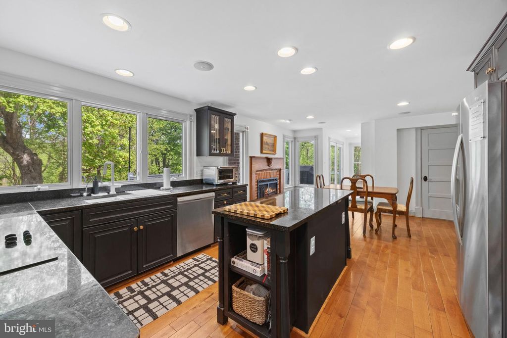 Image 15 of property listing at 14401 WINDY OAK CIR, Upper Marlboro, MD 20772