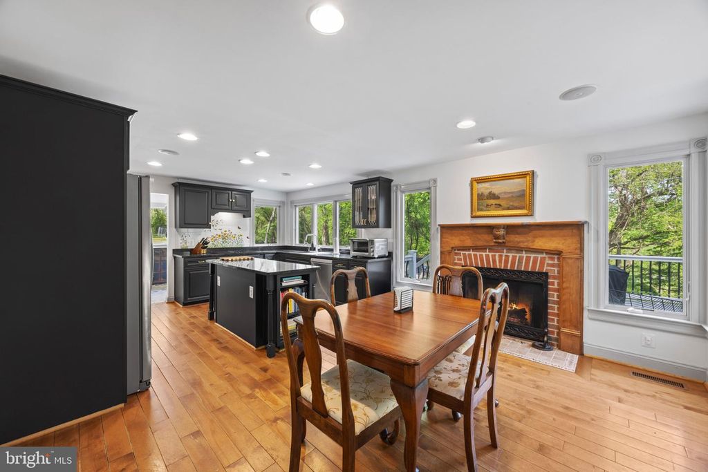 Image 17 of property listing at 14401 WINDY OAK CIR, Upper Marlboro, MD 20772