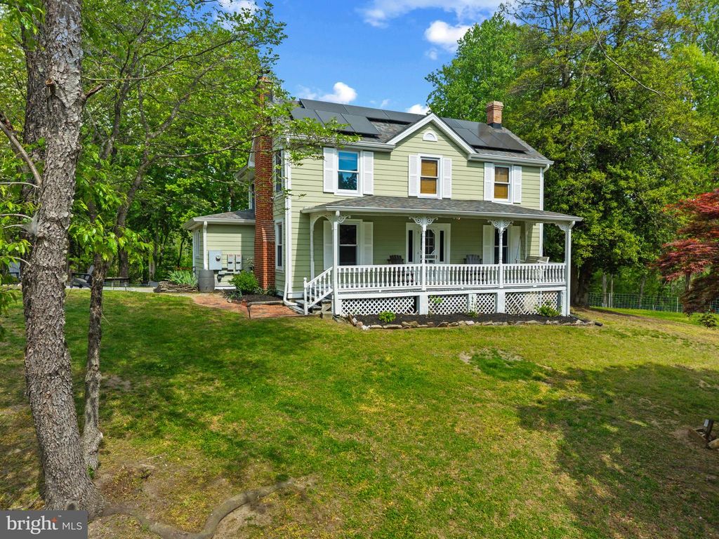 Image 2 of property listing at 14401 WINDY OAK CIR, Upper Marlboro, MD 20772