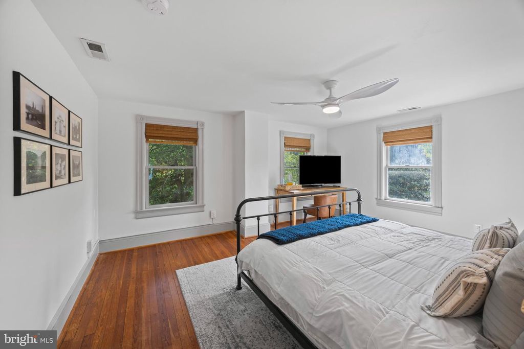 Image 24 of property listing at 14401 WINDY OAK CIR, Upper Marlboro, MD 20772