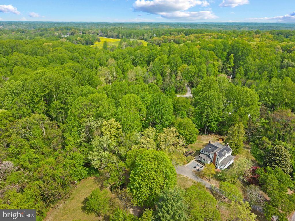 Image 3 of property listing at 14401 WINDY OAK CIR, Upper Marlboro, MD 20772