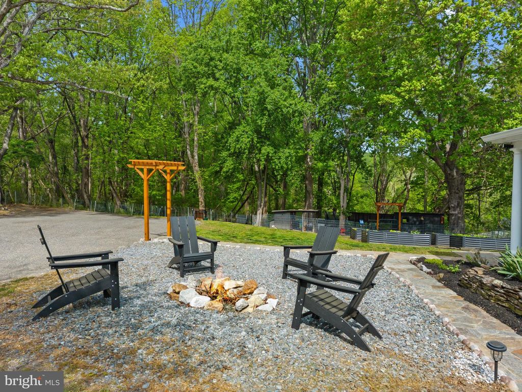 Image 32 of property listing at 14401 WINDY OAK CIR, Upper Marlboro, MD 20772