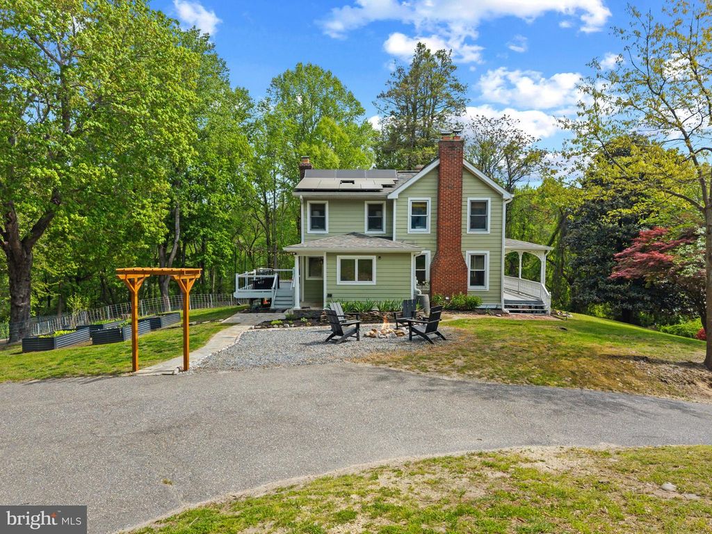 Image 6 of property listing at 14401 WINDY OAK CIR, Upper Marlboro, MD 20772