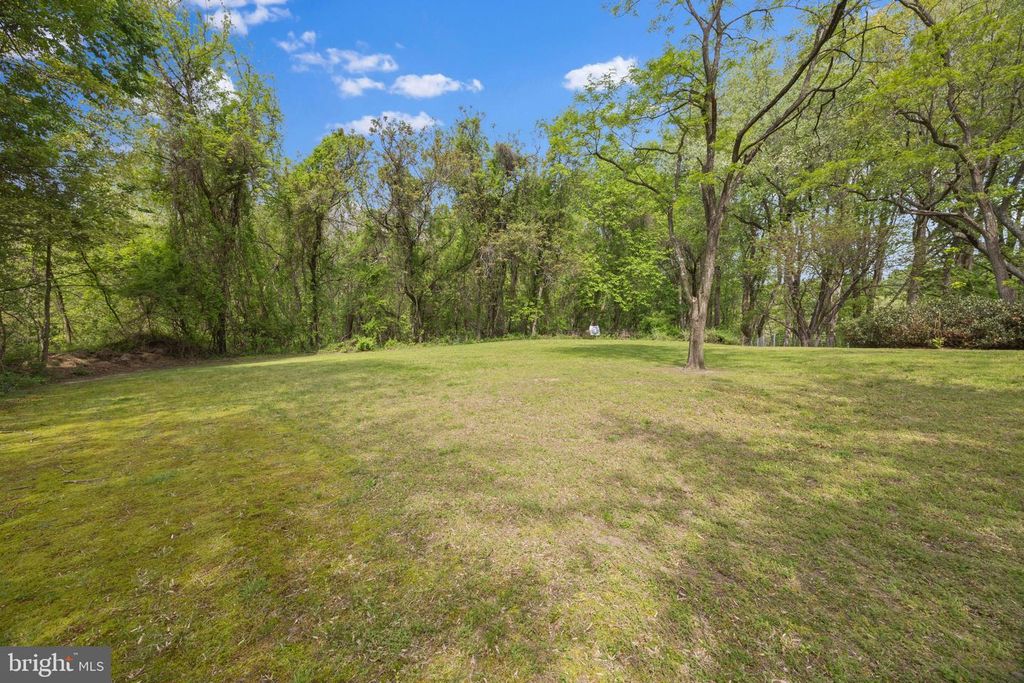 Image 7 of property listing at 14401 WINDY OAK CIR, Upper Marlboro, MD 20772