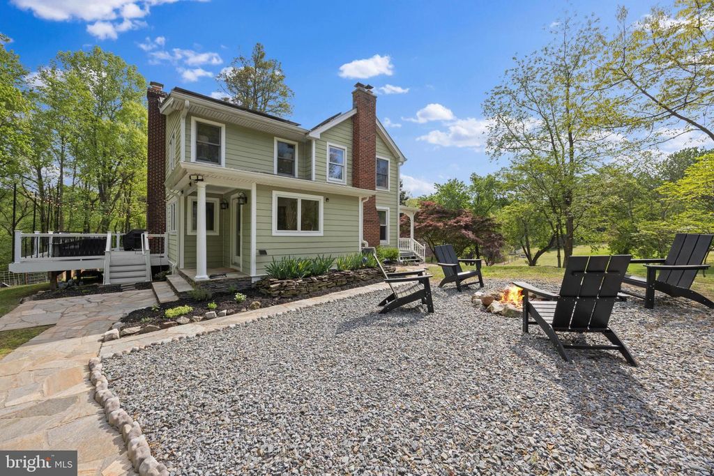 Image 8 of property listing at 14401 WINDY OAK CIR, Upper Marlboro, MD 20772