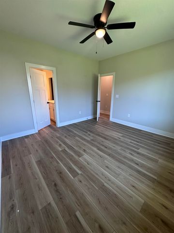 552 N Dellrose Ave, Wichita, KS 67208