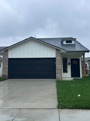 552 N Dellrose Ave, Wichita, KS 67208