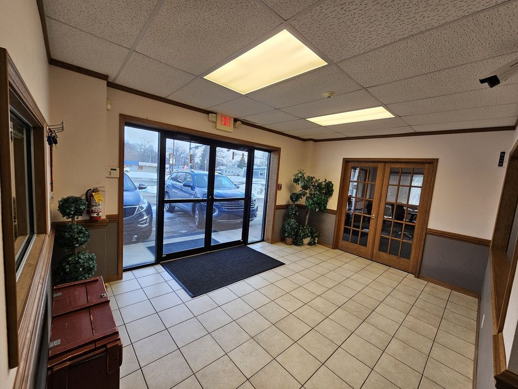 Image 8 of property listing at 903 Salem Road, Mt Vernon, IL 62864