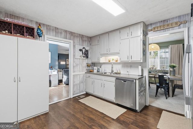 1341 Sommerset Drive, Lawrenceville, GA 30043