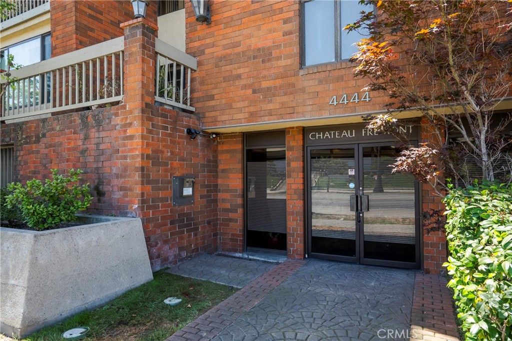 4444 Wilshire Boulevard 102, Los Angeles, CA 90010 — photo 2