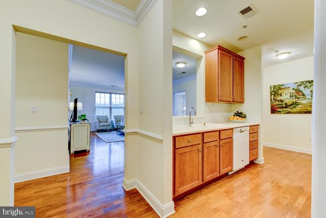 100 MIDDLESEX BLVD #211, Plainsboro, NJ 08536