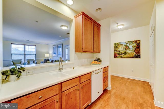 100 MIDDLESEX BLVD #211, Plainsboro, NJ 08536