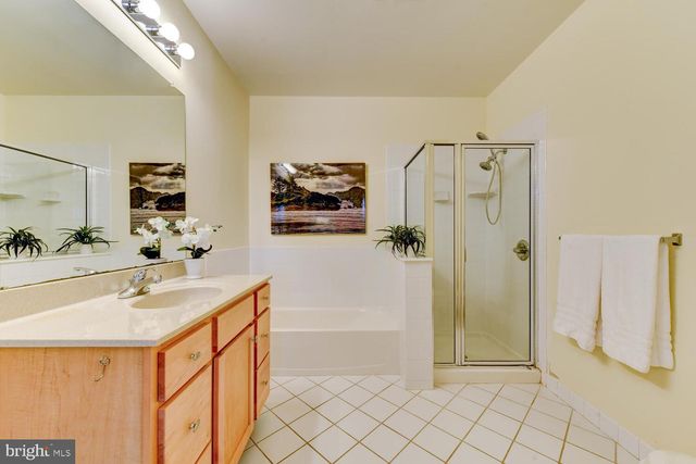 100 MIDDLESEX BLVD #211, Plainsboro, NJ 08536