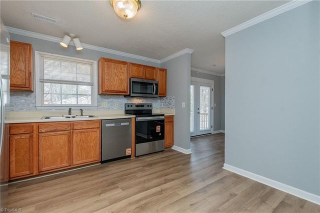 2 Ponderosa Court, Greensboro, NC 27406