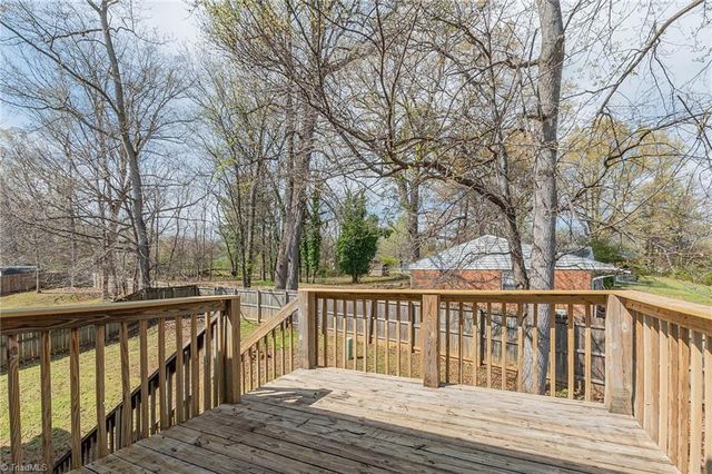 2 Ponderosa Court, Greensboro, NC 27406