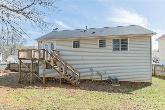 2 Ponderosa Court, Greensboro, NC 27406