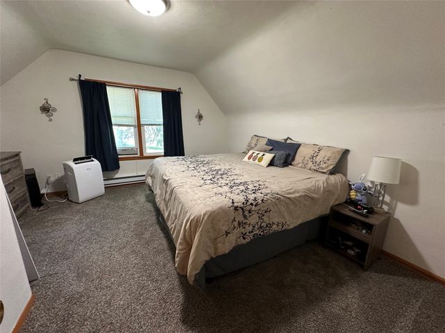 702 N 2nd Avenue, Winterset, IA 50273