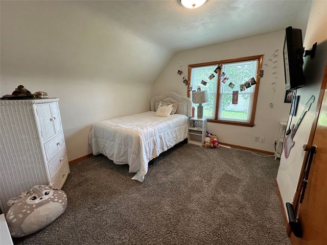 702 N 2nd Avenue, Winterset, IA 50273