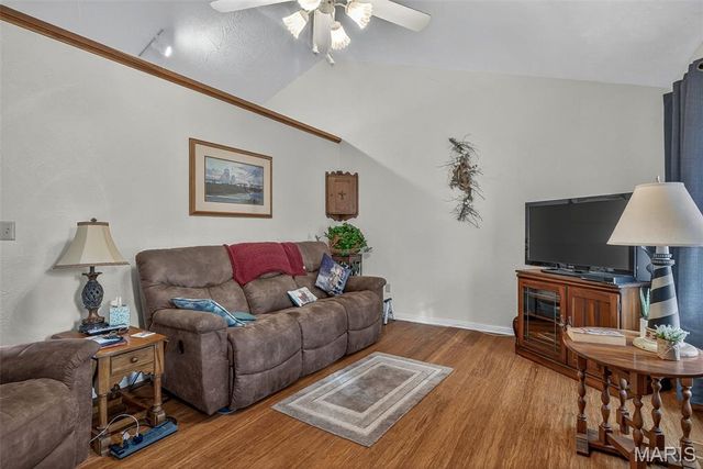 12194 Cedar Circle Drive, Ste Genevieve, MO 63670