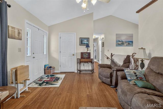 12194 Cedar Circle Drive, Ste Genevieve, MO 63670