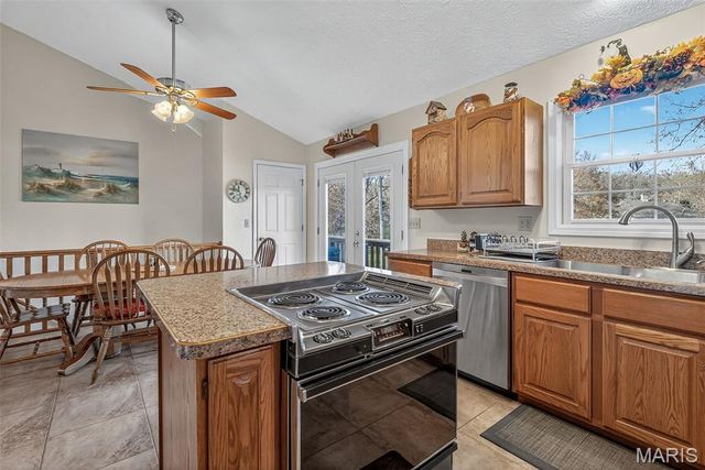 12194 Cedar Circle Drive, Ste Genevieve, MO 63670