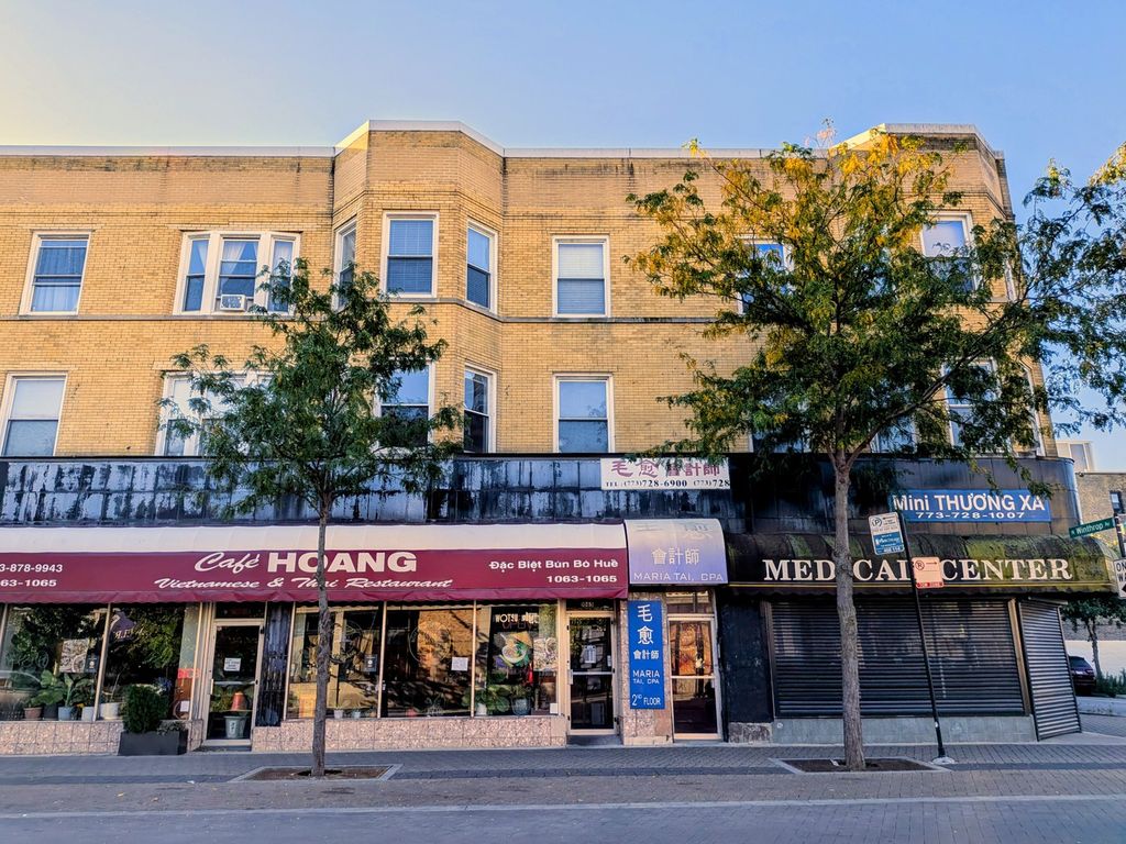 1067 W Argyle Street 2F, Chicago, IL 60640