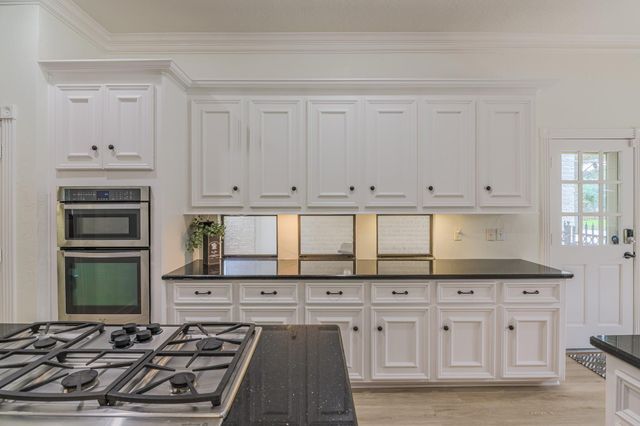 35823 Post Oak Circle, Magnolia, TX 77355