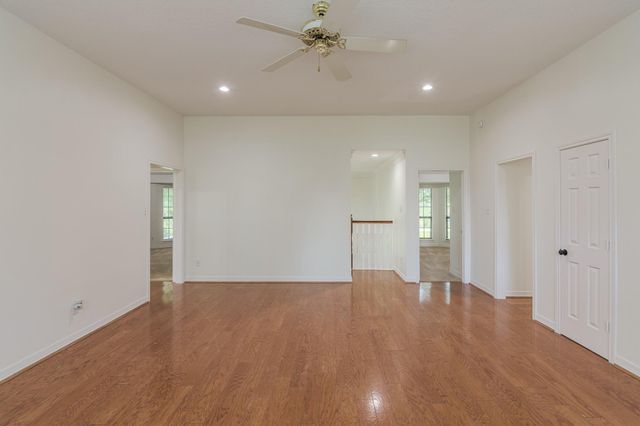 35823 Post Oak Circle, Magnolia, TX 77355