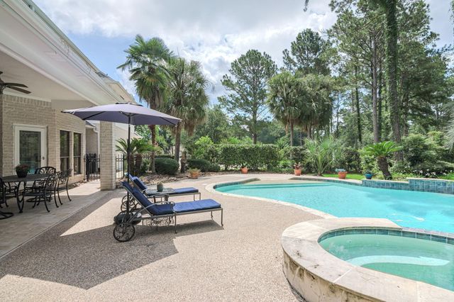 35823 Post Oak Circle, Magnolia, TX 77355