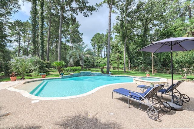 35823 Post Oak Circle, Magnolia, TX 77355