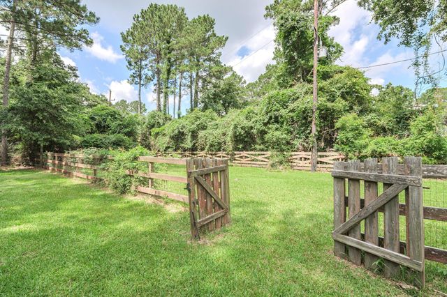 35823 Post Oak Circle, Magnolia, TX 77355