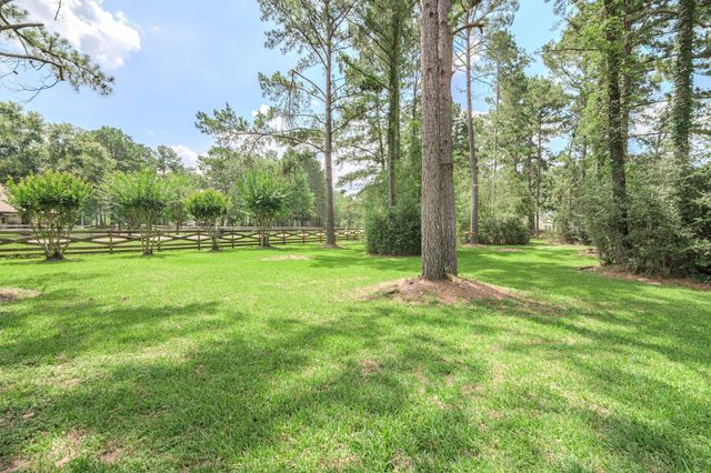 35823 Post Oak Circle, Magnolia, TX 77355