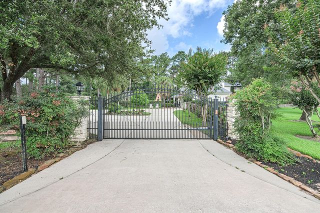 35823 Post Oak Circle, Magnolia, TX 77355