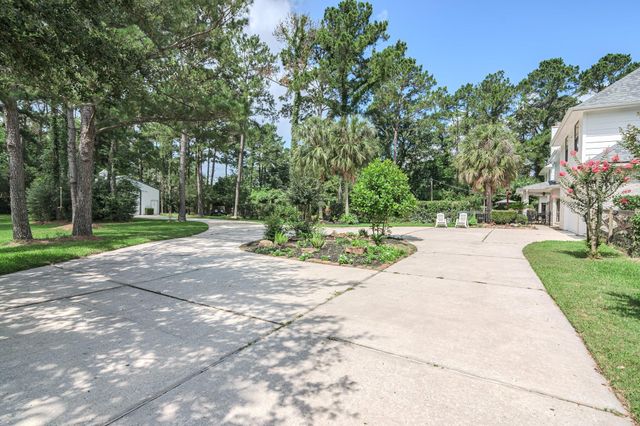 35823 Post Oak Circle, Magnolia, TX 77355