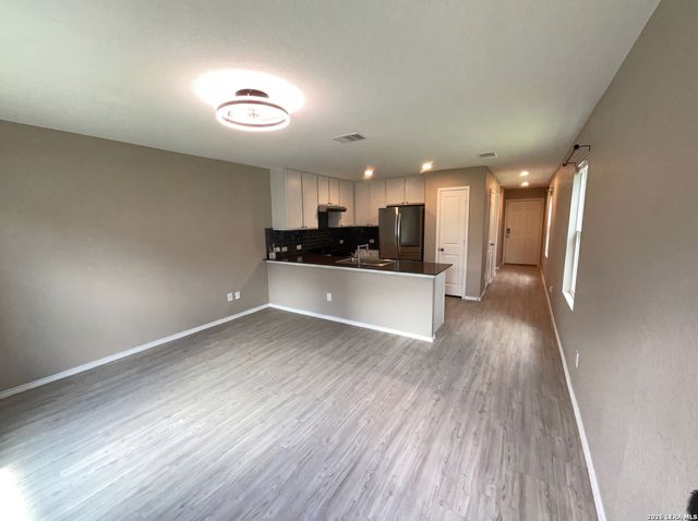 7610 Aston Cross, San Antonio, TX 78253