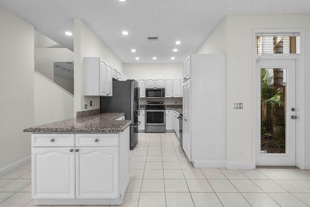 6674 NW 25th Avenue, Boca Raton, FL 33496