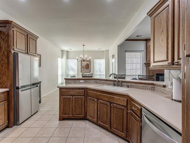 1724 Oakmont Drive, Blanchard, OK 73010