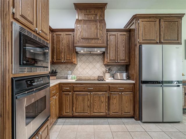 1724 Oakmont Drive, Blanchard, OK 73010