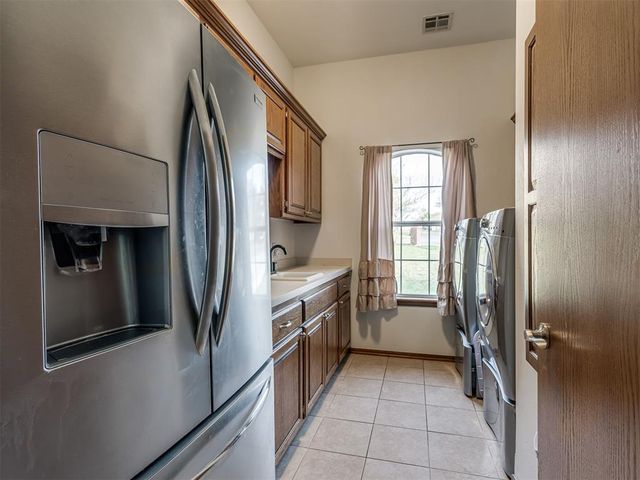 1724 Oakmont Drive, Blanchard, OK 73010