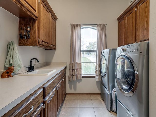 1724 Oakmont Drive, Blanchard, OK 73010