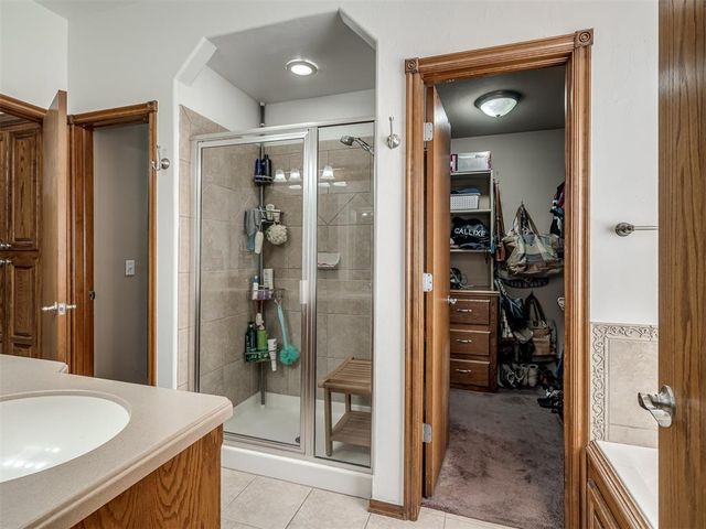 1724 Oakmont Drive, Blanchard, OK 73010