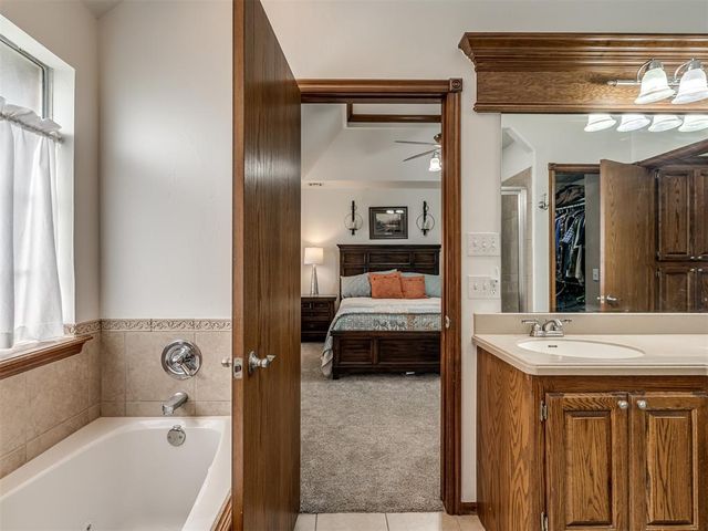 1724 Oakmont Drive, Blanchard, OK 73010