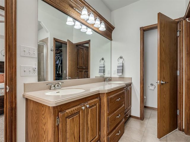 1724 Oakmont Drive, Blanchard, OK 73010