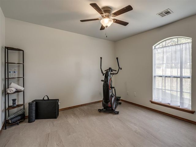 1724 Oakmont Drive, Blanchard, OK 73010