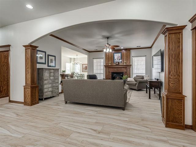 1724 Oakmont Drive, Blanchard, OK 73010