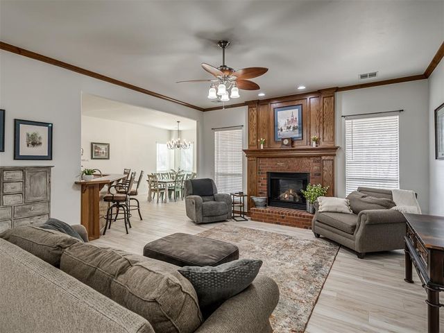 1724 Oakmont Drive, Blanchard, OK 73010