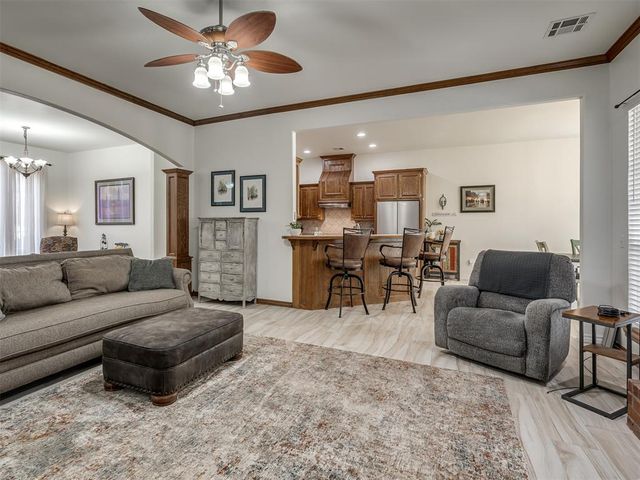 1724 Oakmont Drive, Blanchard, OK 73010