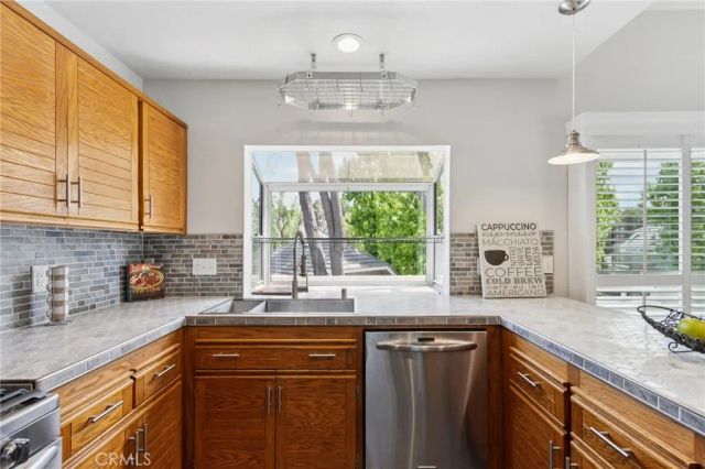 26107 Mcbean Parkway 62, Valencia, CA 91355